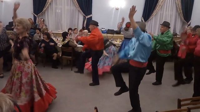 Новый год ,пенсионеры гуляют.Ярославль,Резинотехника.(8)