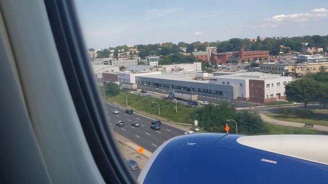 Посадка в аэропорту La Guardia в Нью-Йорке. смотреть онлайн