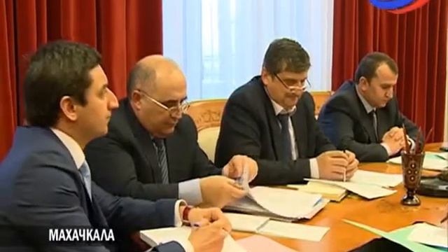 1.04.2015г. Рамазан Абдулатипов встретился с и.о.главы администрации Казбековского района