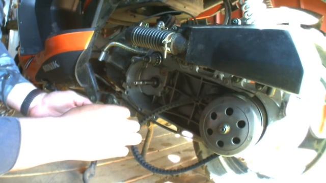 скутер не развивает обороты, первая поломка.