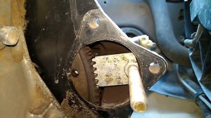 Как открутить шкив коленвала(демпфер) Лада Гранта(2190) с тросиковой коробкой (кпп 81).