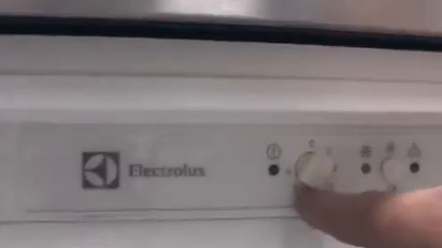 Electrolux EUN 1101 AOW beépíthető fagyasztószekrény Márkabolt смотреть онлайн