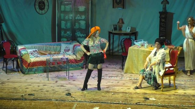 Aversa (CE) - “La donna dal vestito bianco” in scena al teatro Cimarosa смотреть онлайн