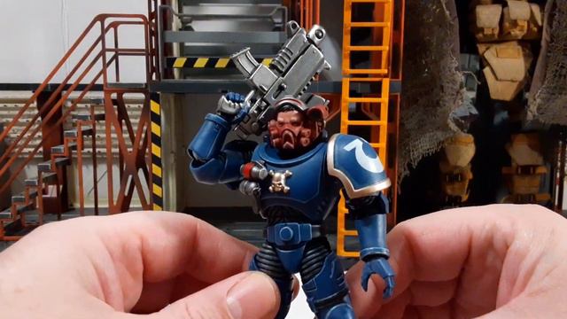 Joytoy Warhammer 40k  Ultramarine Incursor Brother Sergeant Romulo 1:18 Scale Action Figure Review.