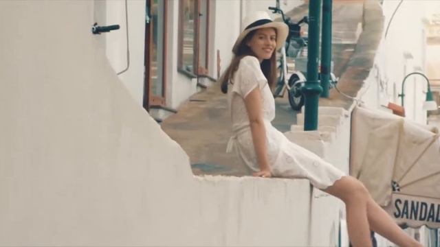 A Girl In Capri Lanvin смотреть онлайн
