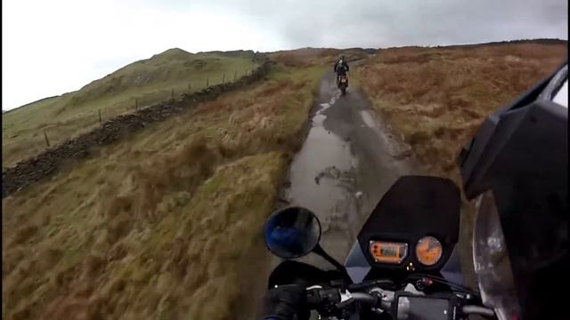 KTM 990 Adventure Vs 990 Adventure R смотреть онлайн