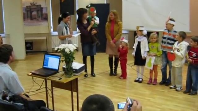 Дети в церкви рассказывают стихотворение, сентябрь 2010 смотреть онлайн