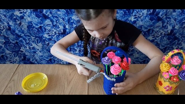 Корзинки из фетра с цветами из мягкого пластилина , корзинка с конфетами своими руками мастер класс смотреть онлайн