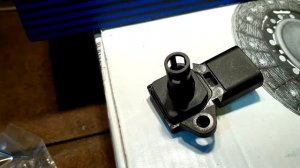 ДАТЧИК АБСОЛЮТНОГО ДАВЛЕНИЯ ВОЗДУХА НА FORD FUSION.?