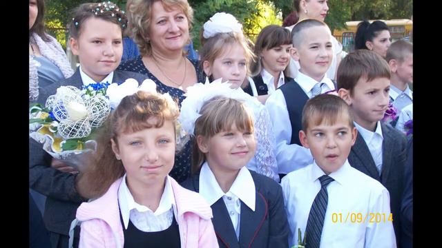 Поздравление от первоклассников выпускникам 2020 года