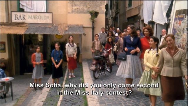 First Look: My House is Full of Mirrors starring Sophia Loren смотреть онлайн