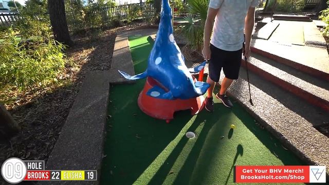 Awesome One Of A Kind Mini Golf Course! - Super Lucky Hole In One! смотреть онлайн