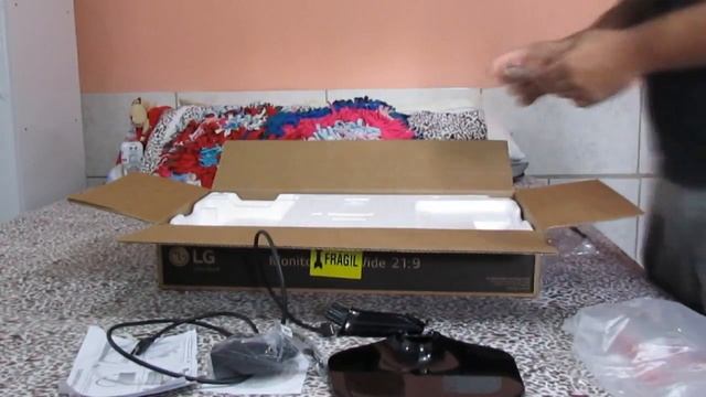 Monitor Ultrawide LG 25` IPS - Unboxing смотреть онлайн