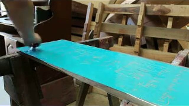 How to use 651 vinyl stencil on old wood without leaks Brother ScanNCut Jen Blausey смотреть онлайн