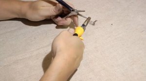 Щипцы для разжимания заводных колец за 5 минут своими руками.