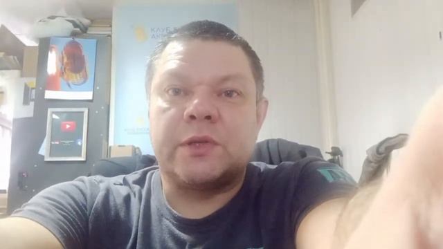 Почему Мало Роликов смотреть онлайн