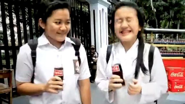 Coca cola Brrr gigi palsu 15sec смотреть онлайн