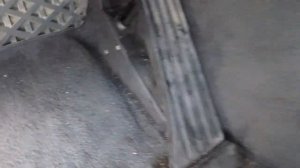 Снятие педали газа БМВ.// Removal of a pedal of gas BMW