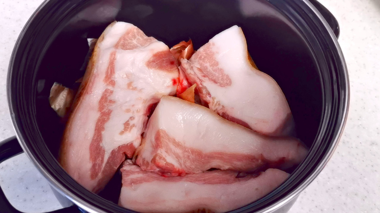 Сало которое тает во рту, СОЛЮ САЛО в луковой шелухе, невозможно оторваться. смотреть онлайн