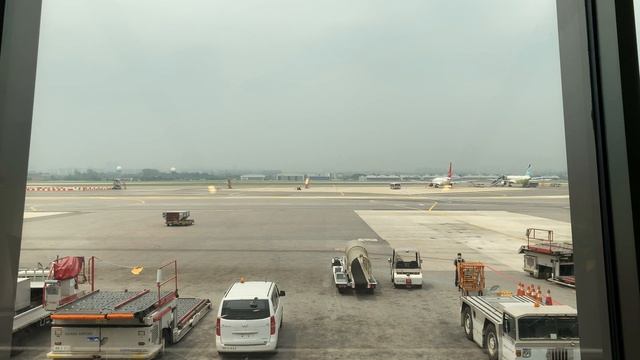 김포공항 국내선 Gimpo International Airport Domestic Terminal | 도시소음 4K смотреть онлайн