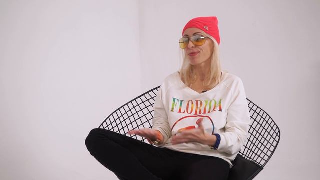 I am a toilet - интро к интервью об английском языке. смотреть онлайн