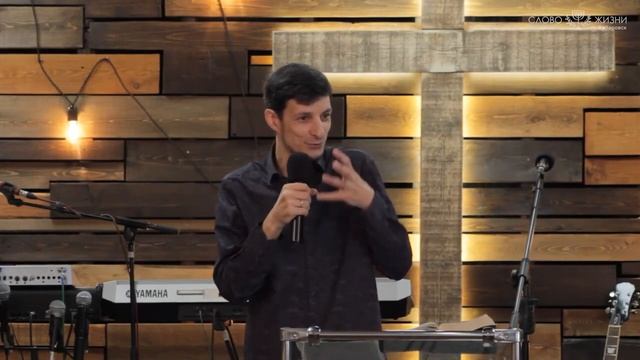 Небеса открыты, но я живу под крышей. Александр Варнавин-Браун / Der Himmel ist offen, aber ... смотреть онлайн