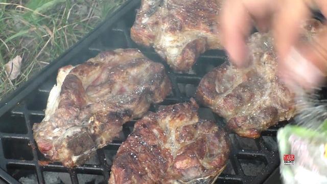 ОХОТНИКИ........СРОЧНО НУЖЕН ВАШ ОТВЕТ !!! ЖАРЕНОЕ МЯСО НА НОЧЬ ВРЕДНО ЕСТЬ ? БОН АППЕТИТО ДЕТКА))) смотреть онлайн