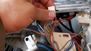 Не работает замок стиральной машины Electrolux, решение проблемы