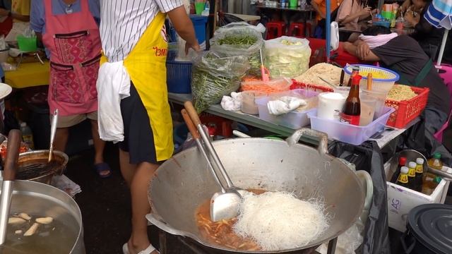 CHINESE STREET FOOD - Cooking In Bangkok CHINATOWN