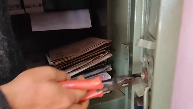 Repair Godrej Almirah Handle at Home in One Minute l How to Repair Handle of Godrej Almirah l смотреть онлайн
