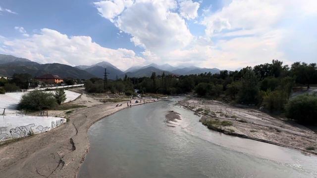 Любимый город Алматы. Горы и река Большая Алматинка. Август 2023. Kazakhstan. Almaty. August 202 смотреть онлайн