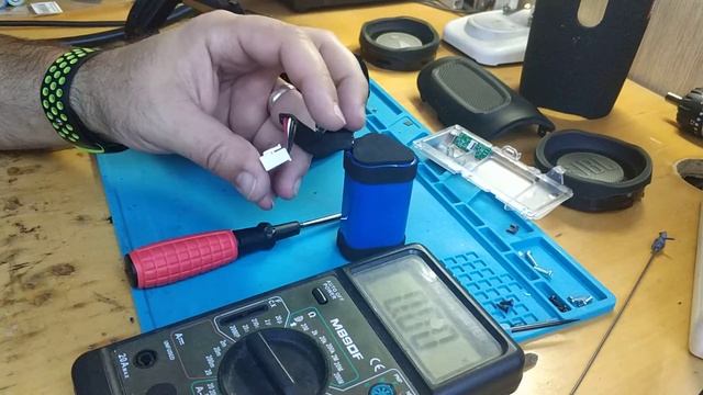 Как разобрать JBL Charge 4 TL полная разборка колонки жбл смотреть онлайн
