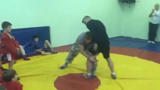 От прохода в ноги. Красиво от МСМК по вольной борьбе Семенцова Андрея Викторовича смотреть онлайн