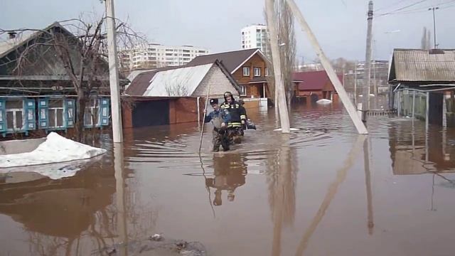 Паводок в стерлитамаке 2013 видео 4 Караул смотреть онлайн