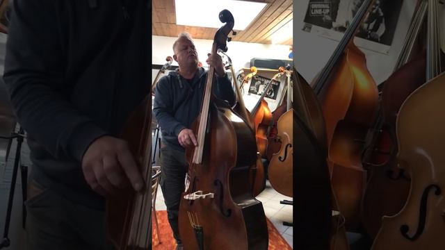 1939 KAY O (Orchesterserie) Kontrabass Pizzicato & Slap смотреть онлайн