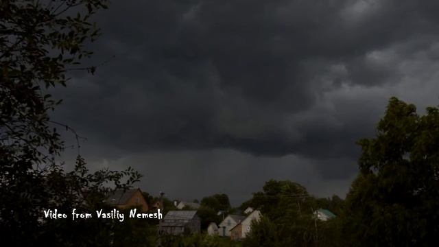 04/07/2016 ЗАкарпатье. Колодное. Ветер+молнии.
