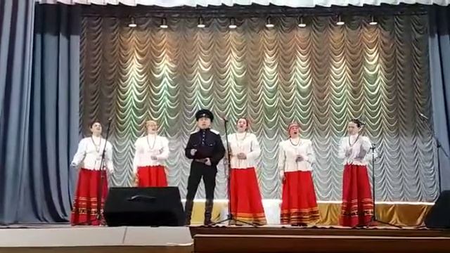 «Вот ктой – то с горочки спускается». Стихи: О.Капаева, Музыка: народная. смотреть онлайн