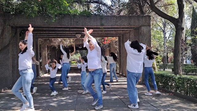 Flashmob EFA MÉXICO. Día Internacional del Flamenco 2023 смотреть онлайн