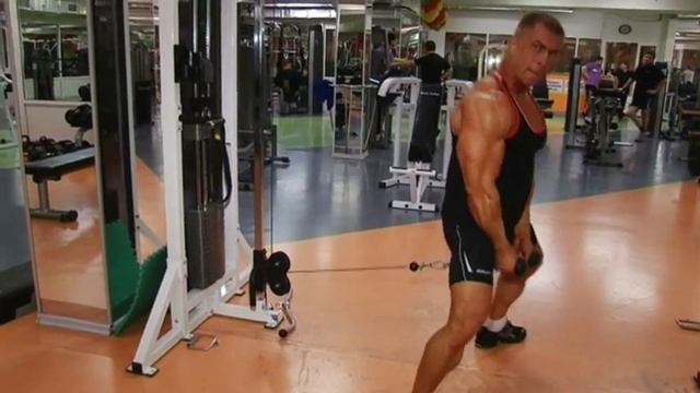 Плие - приседы на нижнем блоке смотреть онлайн