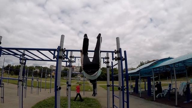 Челлендж. 100 подъёмов переворотом за 10 минут(один подход). смотреть онлайн