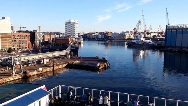 Отплываем на пароме из Хельсинки смотреть онлайн