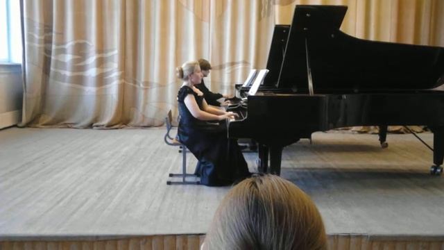 Шостакович - Сюита для 2х ф-но fis-moll op.6 - 2.Фантастический танец смотреть онлайн