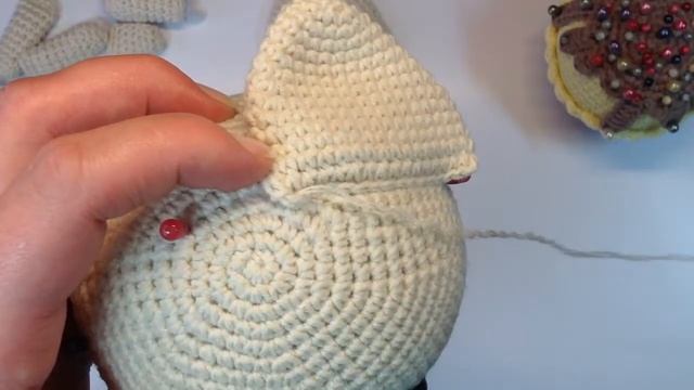 Как сшивать игрушки амигуруми: пришивание Ушей с обзором коту CatMoon. Амигуруми. Amigurumi. смотреть онлайн