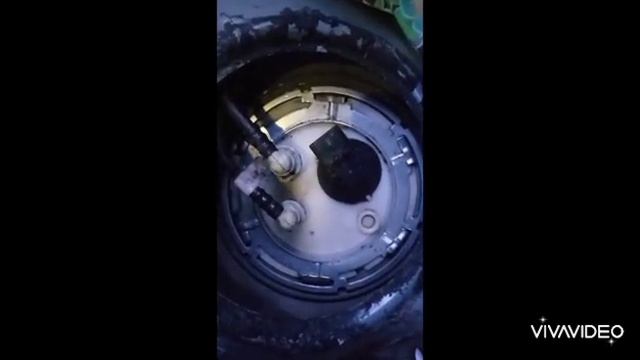 Замена датчика уровня топлива и бензонасоса на Шевроле Лачетти (2 часть) 03.01.23 год. смотреть онлайн