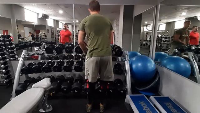 Боковые наклоны с гантелью смотреть онлайн