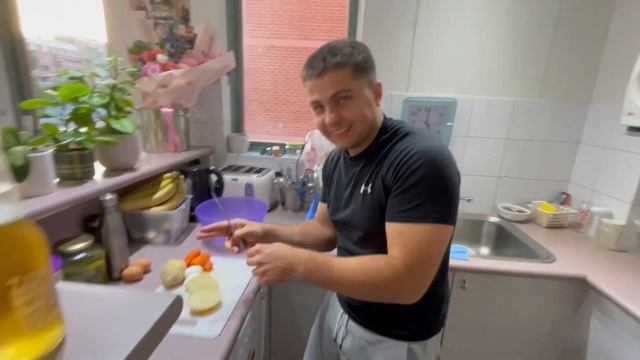 25 лет мне / Маленький, но очень семейный праздник смотреть онлайн
