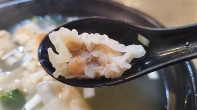 六座雲吞麵。尖沙咀??Luk Joh。Tsim Sha Tsui смотреть онлайн