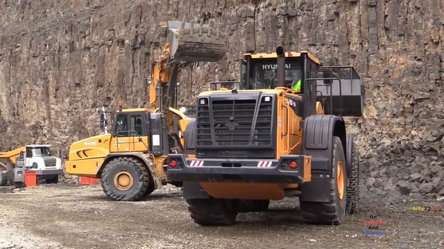 Фронтальный погрузчик Hyundai HL780 смотреть онлайн