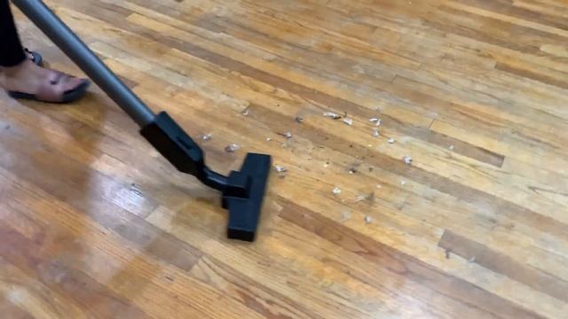 MILWAUKEE STICK VACUUM VS RYOBI STICK VACUUM ? (CORDLESS VACUUM CHALLENGE) смотреть онлайн