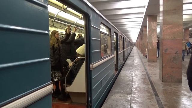 Московский Метрополитен 81-717/714 серии 8550 и 8549 на станции Улица 1905 года смотреть онлайн
